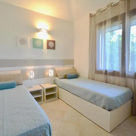 Sul Mare Residenze Di Bes Chia